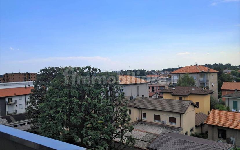 Trilocale via 11 Febbraio 24b, Semicentro, Cantù — foto 3 di 17