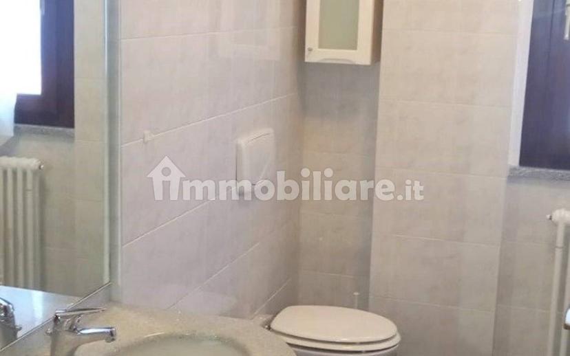 Trilocale via 11 Febbraio 24b, Semicentro, Cantù — foto 12 di 17