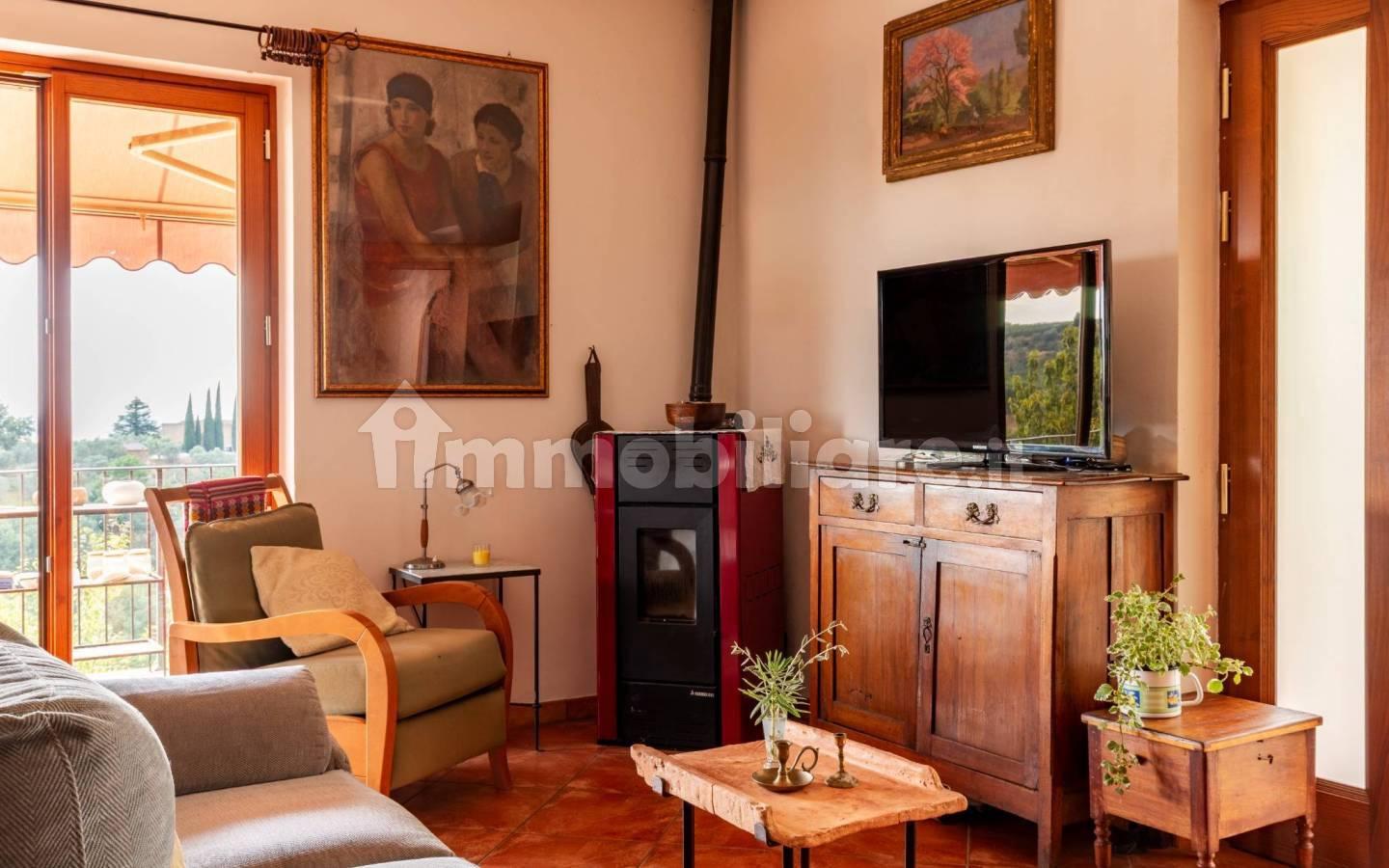 Villa unifamiliare via Umberto I, Montisi, Montalcino