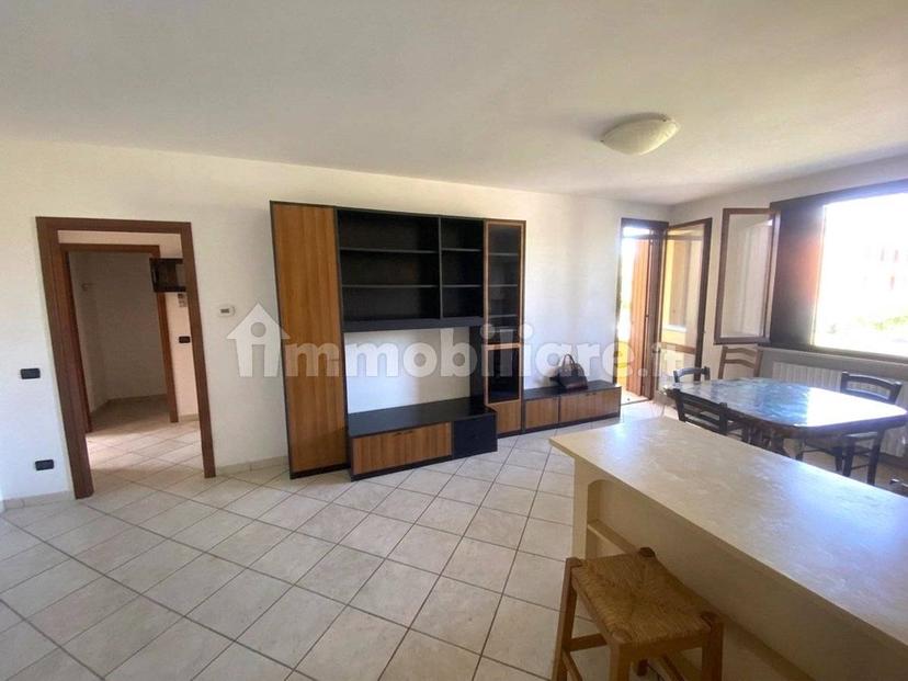 Bilocale ottimo stato, primo piano, Gualtieri — foto 3 di 8
