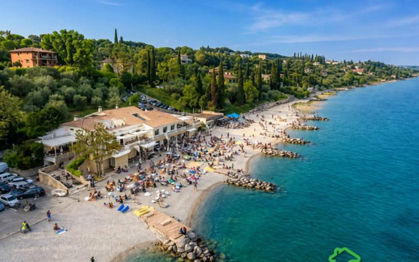 Trilocale via Giuseppe Garibaldi 20, Centro, Padenghe sul Garda — foto 7 di 28