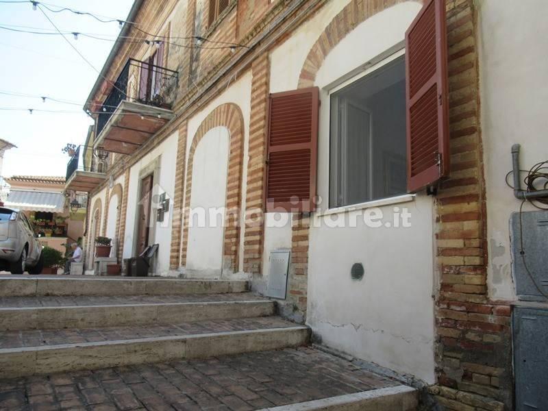 Quadrilocale piazza Giuseppe d'Albenzio 15, Centro, Spoltore — foto 24 di 32