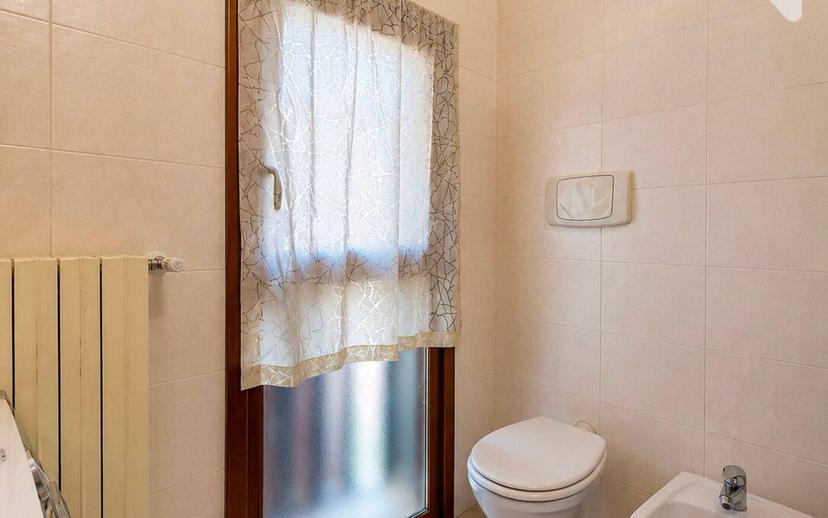 Mansarda ottimo stato, 72 m², Bagnolo San Vito — foto 2 di 16