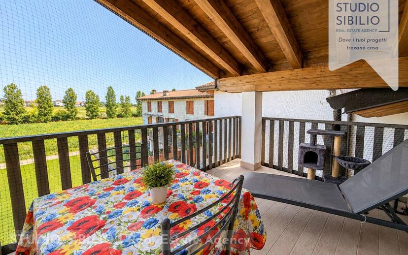 Mansarda ottimo stato, 72 m², Bagnolo San Vito — foto 3 di 16
