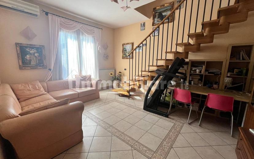 Trilocale buono stato, su più livelli, Centro, Agliana — foto 2 di 16