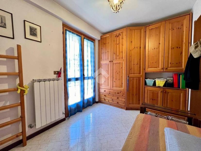 Bilocale largo Partigiani 40, Centro, Onore — foto 7 di 14