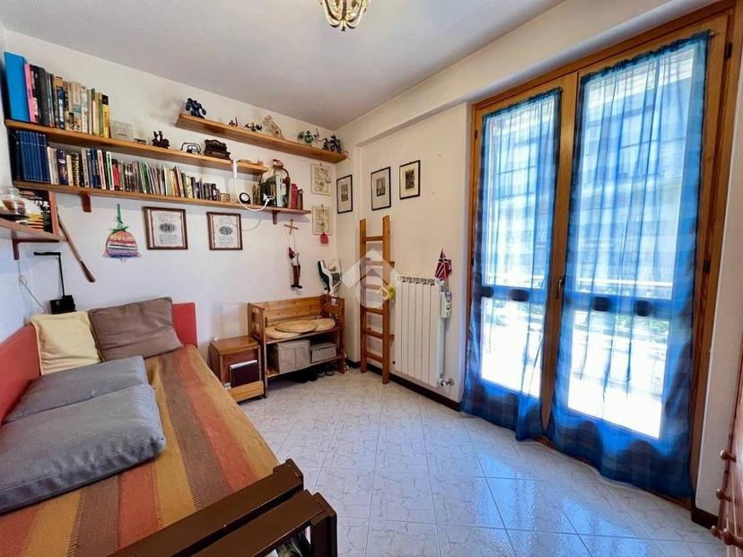 Bilocale largo Partigiani 40, Centro, Onore — foto 6 di 14