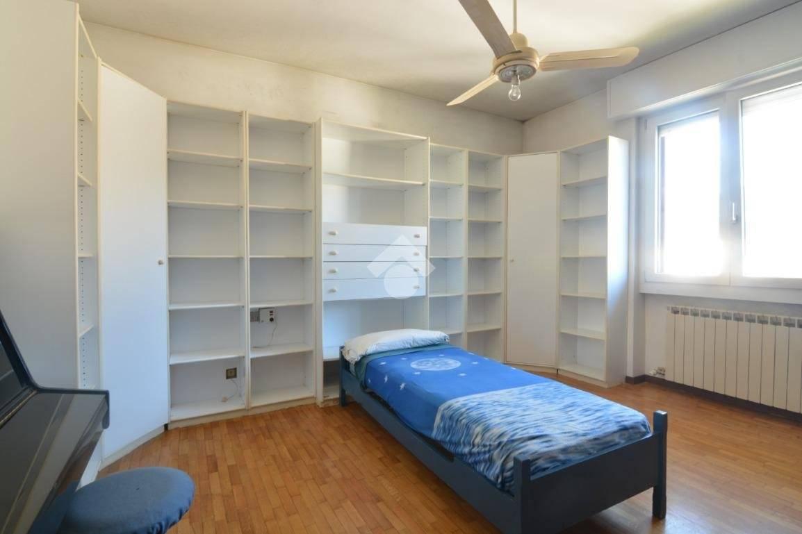 Trilocale via Piemonte 11, Centro, Bernareggio
