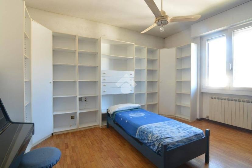 Trilocale via Piemonte 11, Centro, Bernareggio
