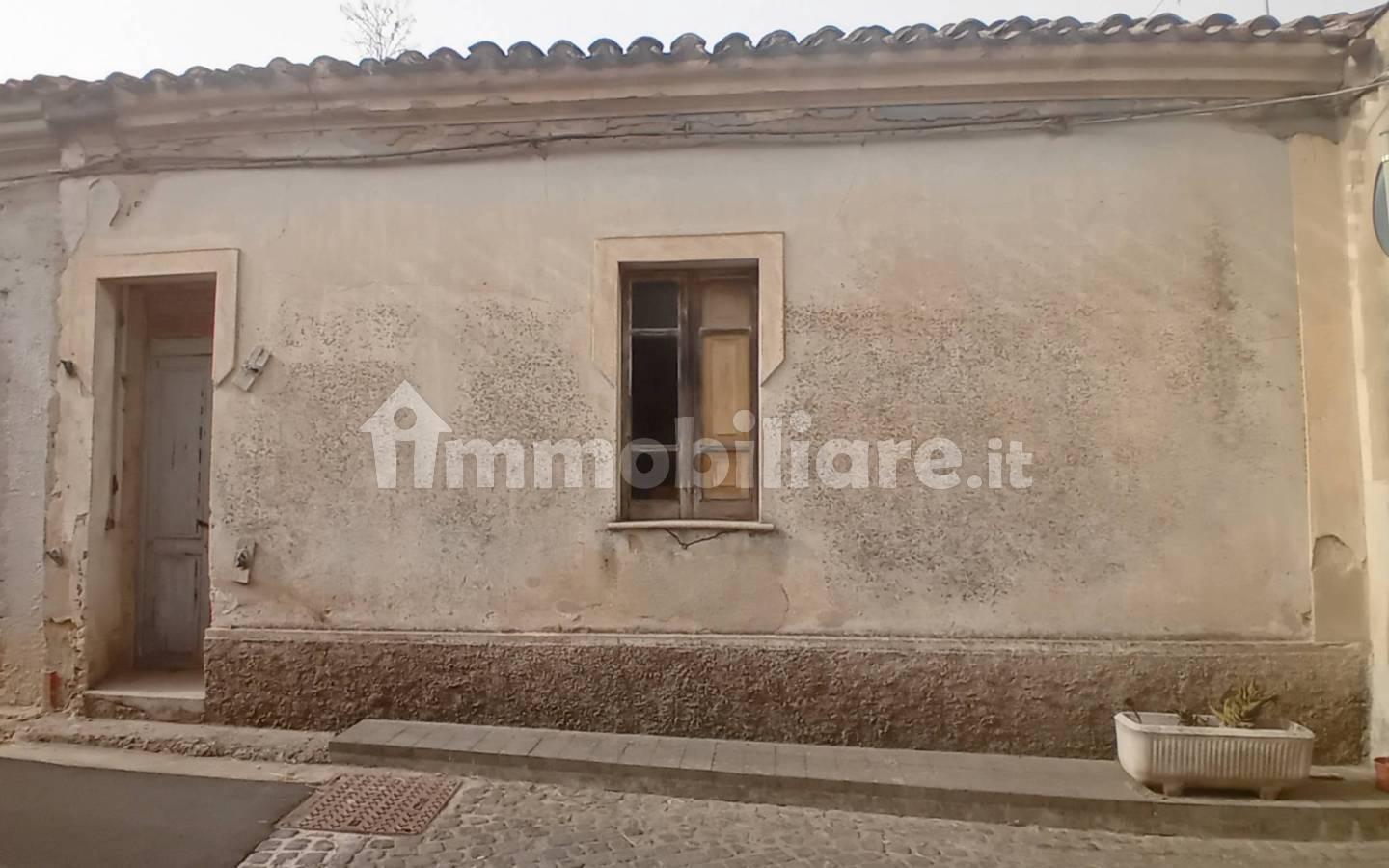 Villa unifamiliare via Cesare Battisti, Baratili San Pietro