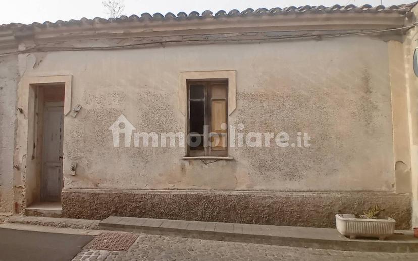 Villa unifamiliare via Cesare Battisti, Baratili San Pietro