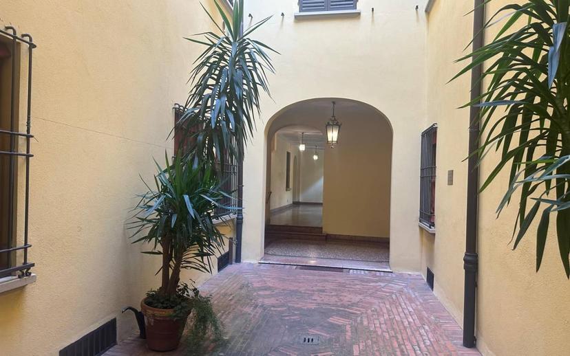 Mansarda via Cesare Battisti 29, Centro Storico, Bologna — foto 2 di 13