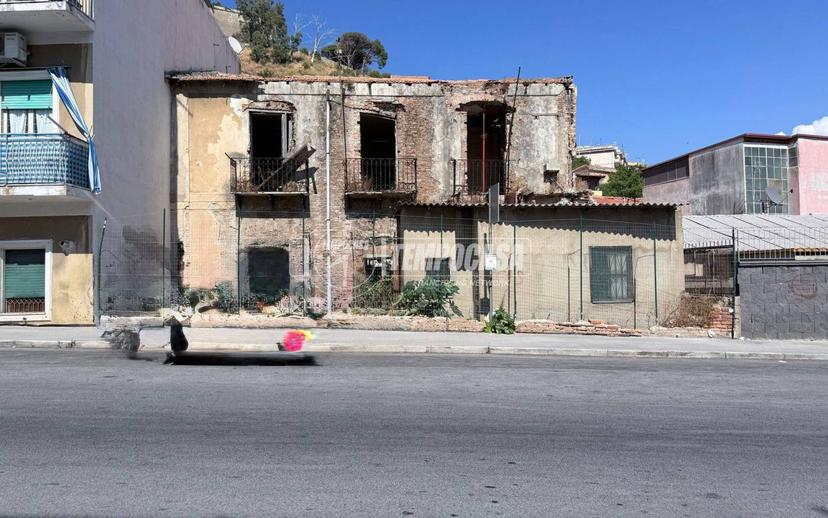 Appartamento via Crotone 27, Gonzaga, Messina