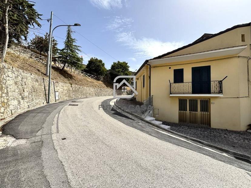 Terratetto unifamiliare via Porta Sant'Anna 136, Zungoli — foto 10 di 21