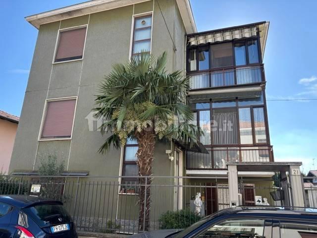 Villa bifamiliare Strada Longorio 3, Corso Genova, Esselunga, Vigevano — foto 15 di 24