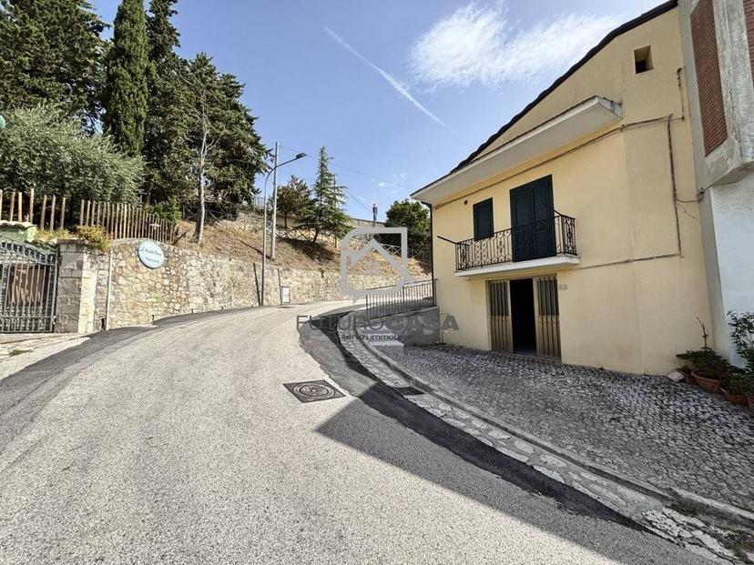 Terratetto unifamiliare via Porta Sant'Anna 136, Zungoli — foto 4 di 21