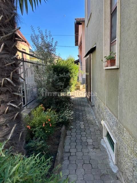 Villa bifamiliare Strada Longorio 3, Corso Genova, Esselunga, Vigevano — foto 3 di 24
