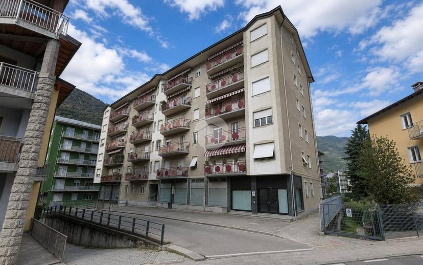 Trilocale via Francesco Buzzi 5, Centro, Sondrio — foto 4 di 24