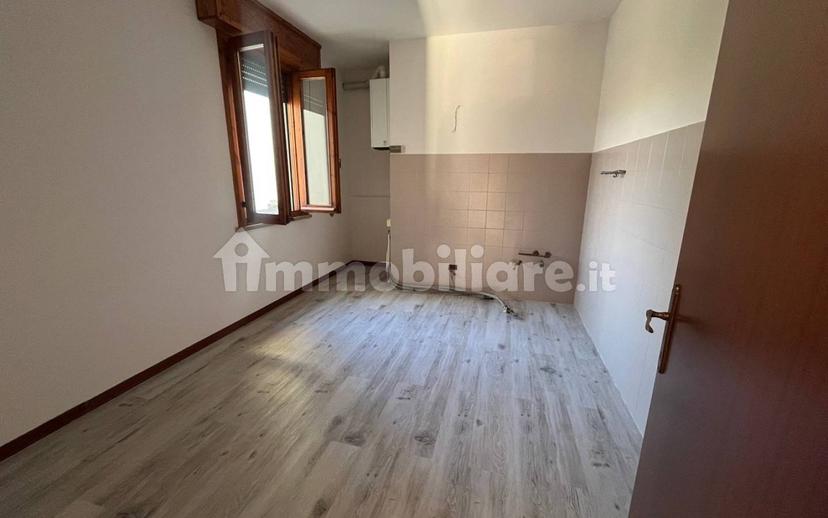 Trilocale via Camillo Benso di Cavour 2/C, Centro, Suzzara — foto 5 di 11