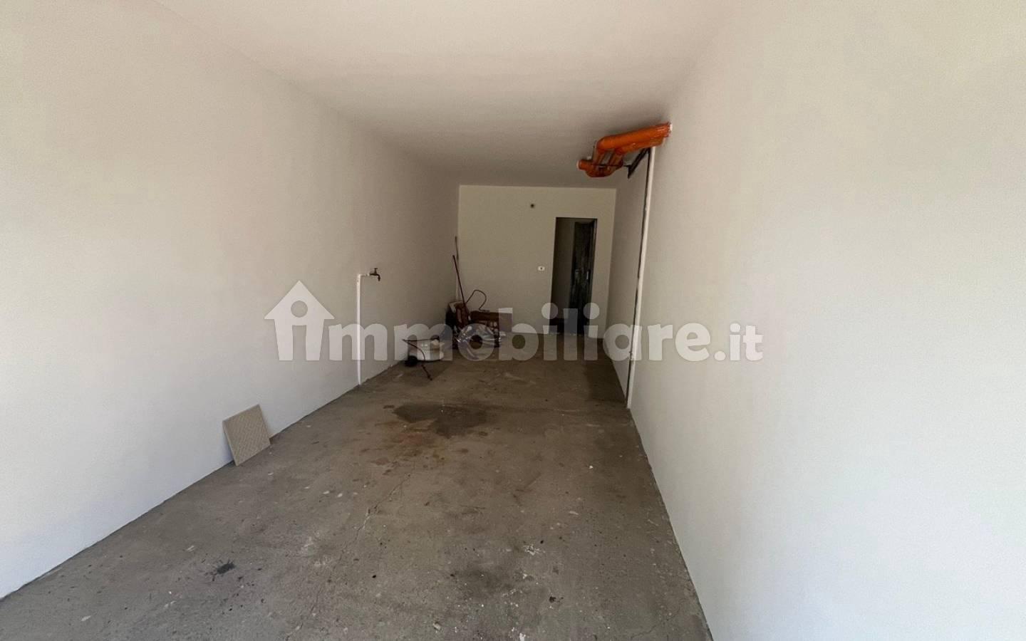 Trilocale via Camillo Benso di Cavour 2/C, Centro, Suzzara