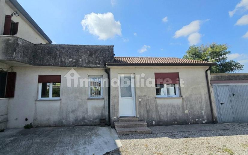 Bilocale via Roma, Centro, Villa Estense — foto 2 di 14
