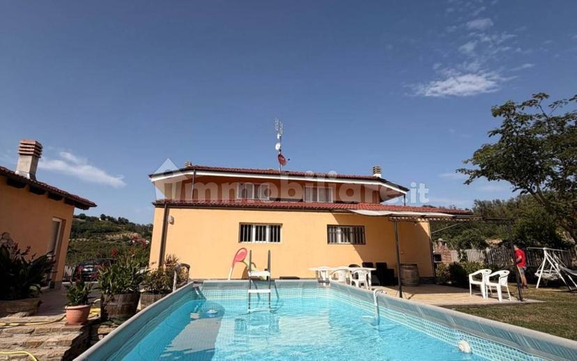 Villa bifamiliare via Provinciale 1, Serravalle Langhe — foto 16 di 29