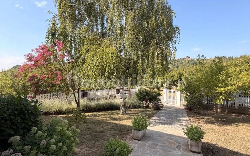 Villa bifamiliare via Provinciale 1, Serravalle Langhe — foto 2 di 29