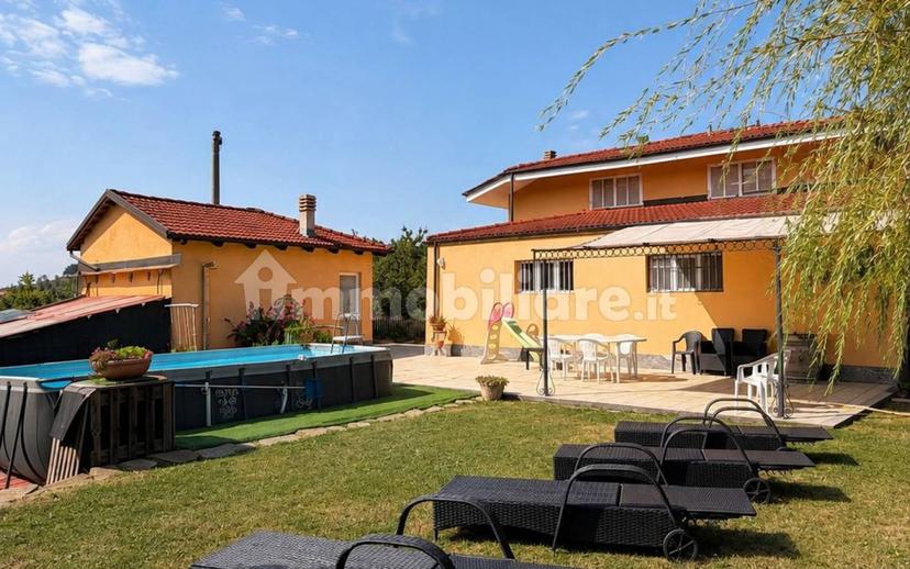 Villa bifamiliare via Provinciale 1, Serravalle Langhe — foto 3 di 29