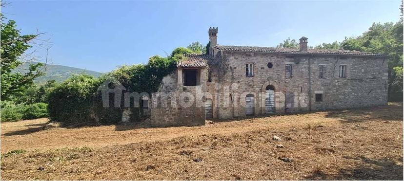 Rustico Loc. Case Nuove, Baschi — foto 2 di 16