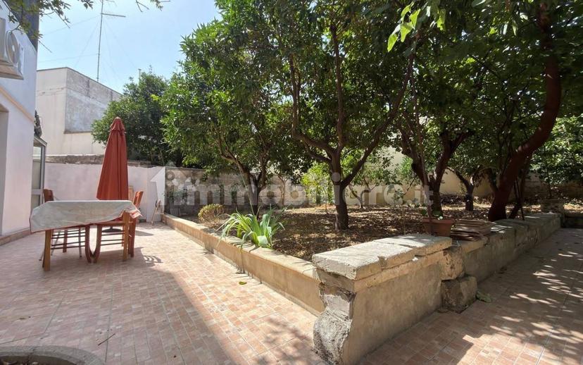 Villa bifamiliare via Giuseppe Garibaldi, Arnesano — foto 13 di 45