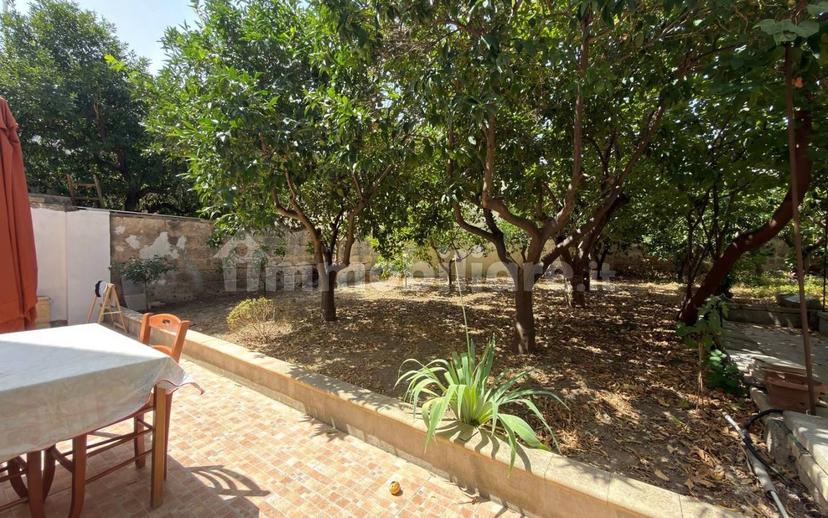 Villa bifamiliare via Giuseppe Garibaldi, Arnesano — foto 6 di 45