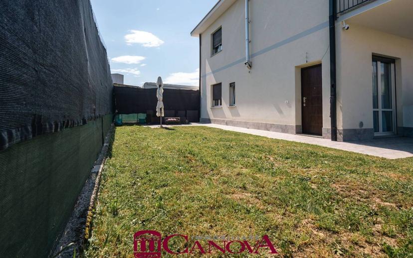 Bilocale via E. Stucchi, Centro, Lurate Caccivio — foto 17 di 17