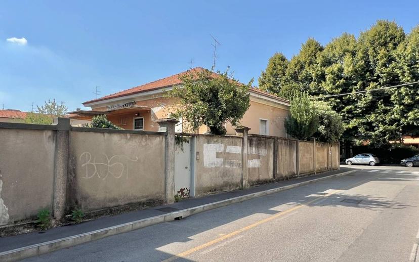 Villa unifamiliare via Bergamo 39, Saronno