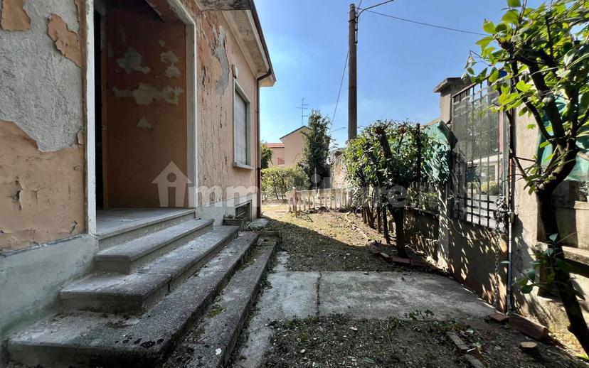 Villa unifamiliare via Bergamo 39, Saronno — foto 6 di 29