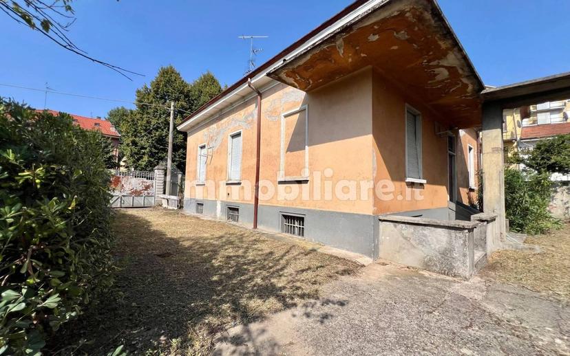 Villa unifamiliare via Bergamo 39, Saronno — foto 4 di 29