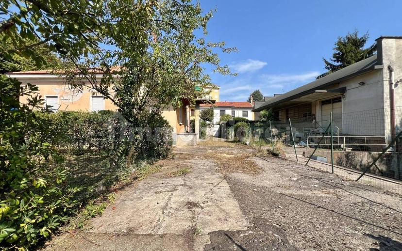 Villa unifamiliare via Bergamo 39, Saronno — foto 15 di 29