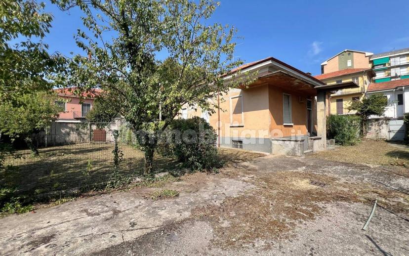 Villa unifamiliare via Bergamo 39, Saronno — foto 28 di 29