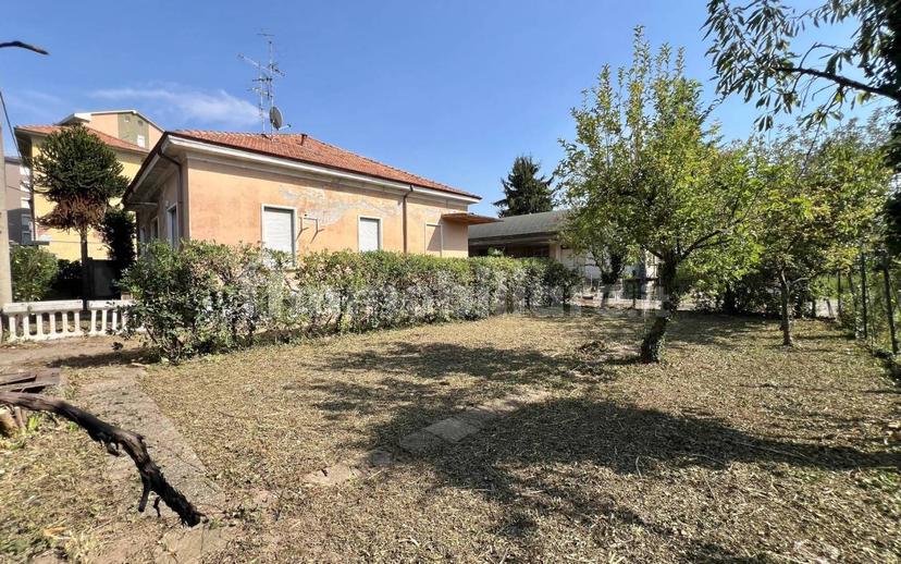 Villa unifamiliare via Bergamo 39, Saronno — foto 14 di 29