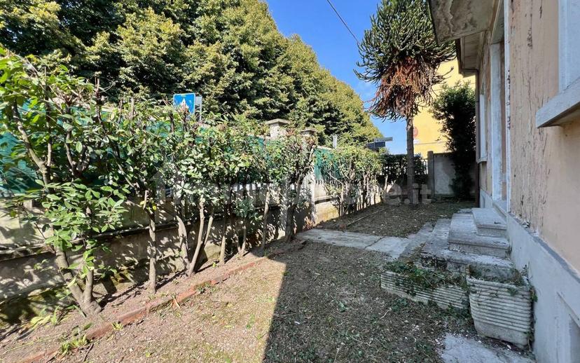 Villa unifamiliare via Bergamo 39, Saronno — foto 10 di 29