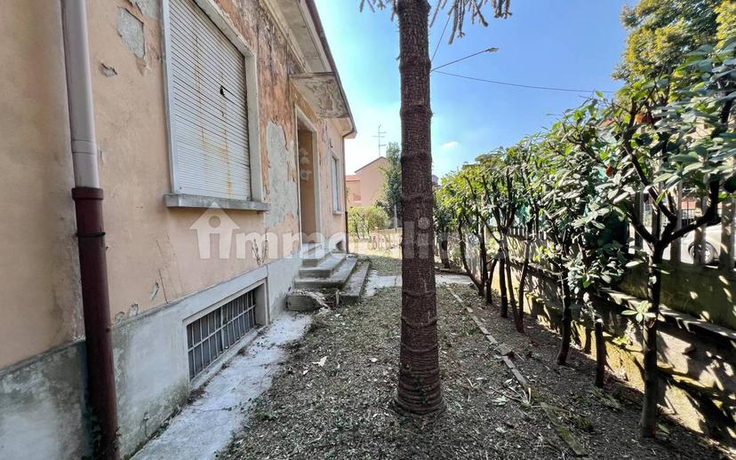 Villa unifamiliare via Bergamo 39, Saronno — foto 17 di 29