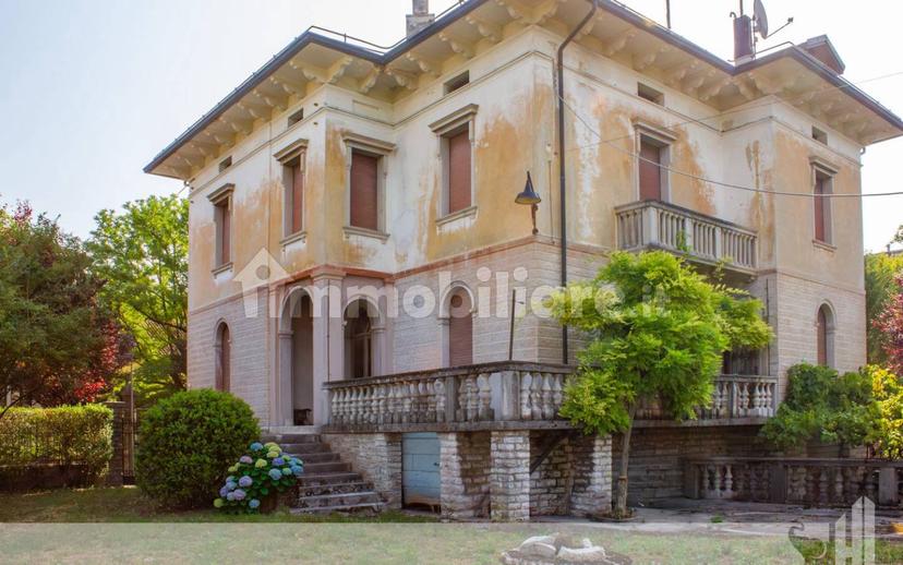 Villa unifamiliare quartiere Regina Margherita, Centro, Feltre — foto 10 di 75