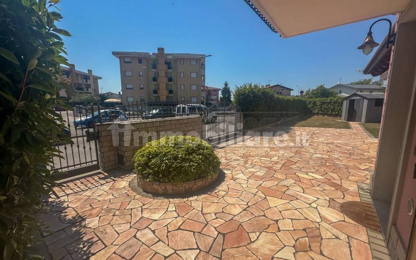 Villa a schiera viale Aldo Moro 11, Centro, Cervignano del Friuli