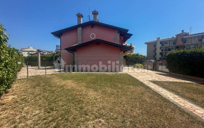 Villa a schiera viale Aldo Moro 11, Centro, Cervignano del Friuli — foto 2 di 20