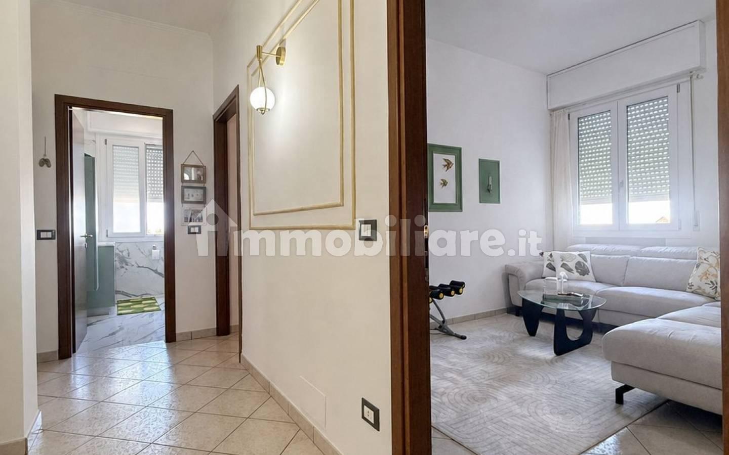 Quadrilocale via Enrico De Nicola 1/a, Centro, Casalgrande