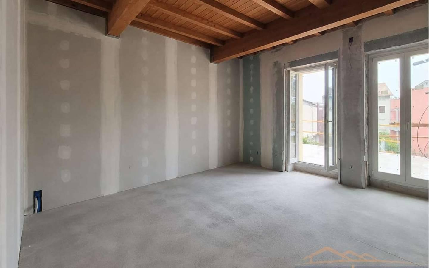 Bilocale via Trento, 36, Centro, Calco