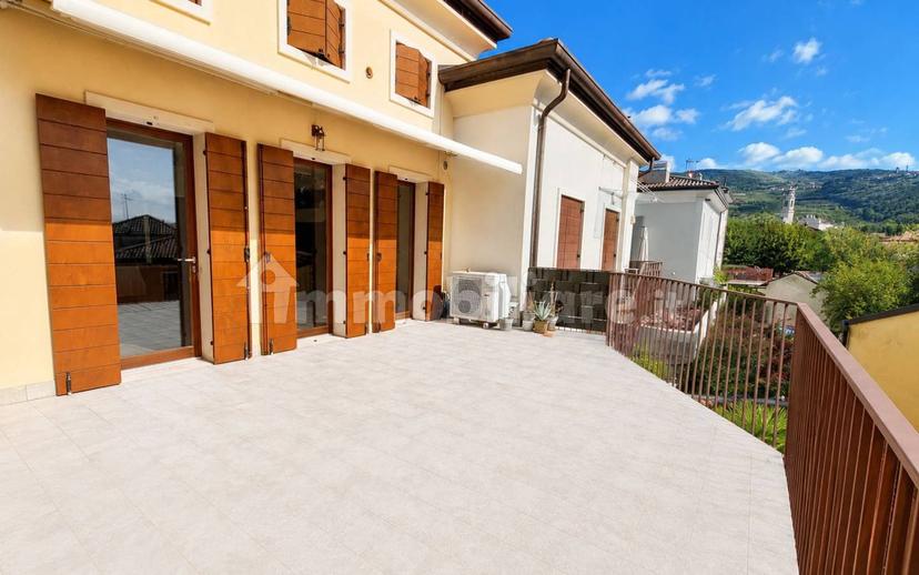 Trilocale piazza Vittorio Emanuele 15/a, Centro, Sant'Ambrogio di Valpolicella — foto 33 di 51