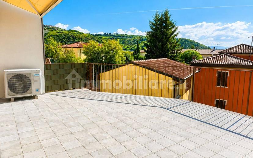 Trilocale piazza Vittorio Emanuele 15/a, Centro, Sant'Ambrogio di Valpolicella — foto 6 di 51