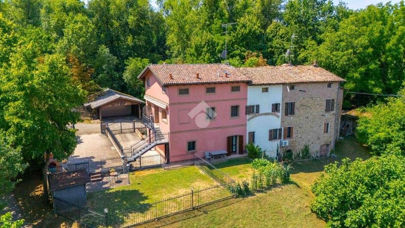 Villa bifamiliare via Monarona 5, Maranello — foto 3 di 30