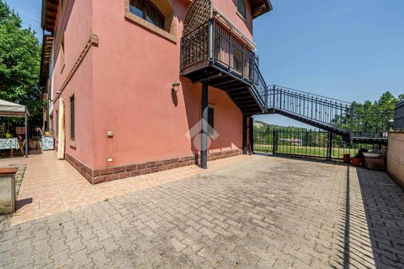 Villa bifamiliare via Monarona 5, Maranello — foto 2 di 30