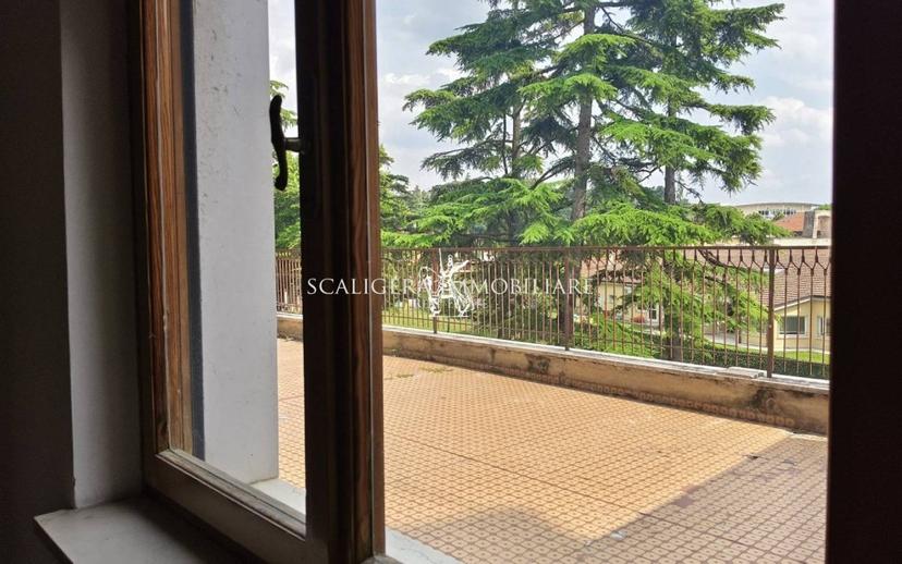 Trilocale piazza Olinto Marcolungo, Centro, Caldiero